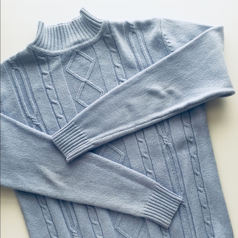 FREE SHIPPING 📦 Blue cable knit Sweater. SIZE M.